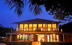 Twin Palms Villa And Homestay